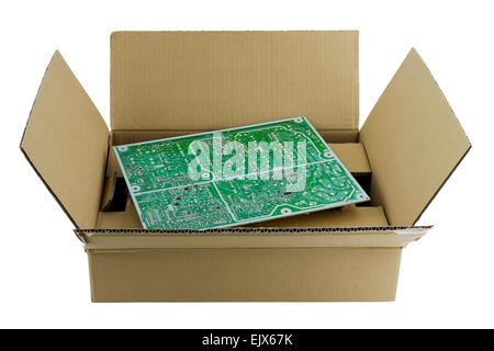 Industrielle Verpackung für den großen Karton gedrucktes Leiterplatte. Keine Logos oder Warenzeichen.  Nur elektrische Standardposition de Stockfoto