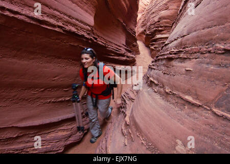 Erkunden einen Slotcanyon in Utah Stockfoto