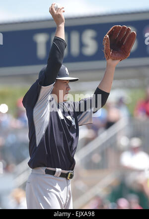 Fort Myers, Florida, USA. 31. März 2015. Masahiro Tanaka (Yankees) MLB: Pitcher Masahiro Tanaka von der New York Yankees in einem Frühling Training Baseball-Spiel gegen die Minnesota Twins CenturyLink Sports Complex in Fort Myers, Florida, Vereinigte Staaten. © AFLO/Alamy Live-Nachrichten Stockfoto