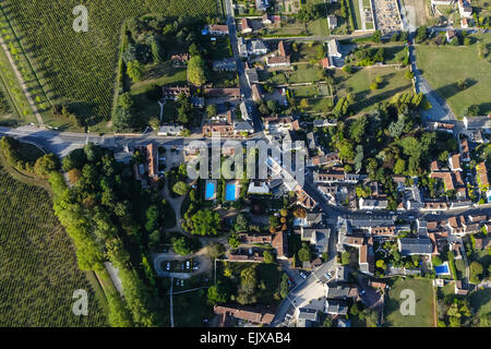 Luftaufnahme des Dorfes Chenonceaux im loire-Tal, Frankreich. Stockfoto