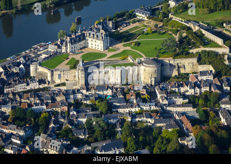 Amboise Stadt und das königliche Schloss aus der Luft. Stockfoto