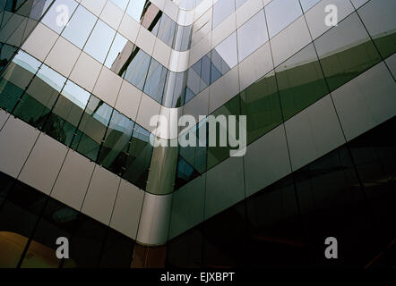 Modernes Architekturgebäude in Sukhumvit in Bangkok in Thailand in Südostasien Fernost. Schöne Urbane Modernität City Design Reisen Stockfoto