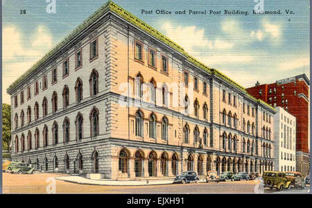 Dieses Bild aus dem frühen 20. Jahrhundert in Richmond, Virginia, zeigt das Postamt und das Paketpostgebäude. Die alten Postkarten bieten einen Einblick in Richmonds historische Architektur und seinen sozialen und kulturellen Kontext der Zeit. Stockfoto