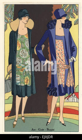 Frauen in am Nachmittag Ensembles in gedruckten Musselin und Crêpe Georgette, April 1926. Stockfoto