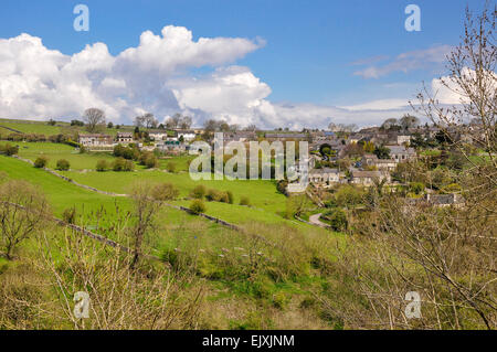 Das Dorf von über Haddon in der Nähe von Bakewell im Peak District, Derbyshire. Ein sonniger Frühlingstag. Stockfoto