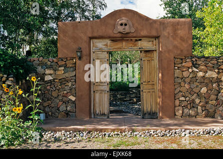 Die Gärten von Santa Fe, New Mexico, bieten eine konstante Versorgung mit schöne Überraschungen und raffinierte Köstlichkeiten. Stockfoto