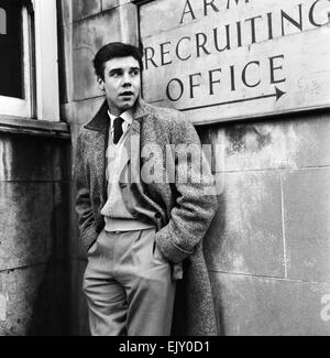 Marty Wilde, Sänger, 3. Februar 1959 außerhalb Army Recruiting Office vor seinem Wehrdienst medizinische abgebildet. Lokalen Caption *** Armee Recruitment Centre Ministerium für Arbeits- und Wehrdienst Ärztekammer-Eingang Stockfoto