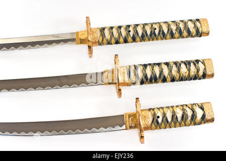 Drei japanische Samurai Katana Schwerter über weiß Stockfoto