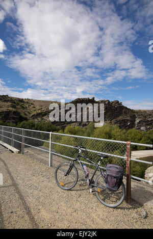 Fahrrad auf der Otago Rail Trail, Südinsel, Neuseeland. Stockfoto