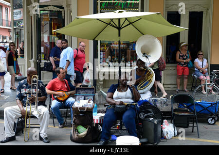 Doreen Ketchens Doreen Jazz Royal St. Peter Straßen French Quarter von New Orleans Straßenkünstler spielen Musizieren RM USA Stockfoto