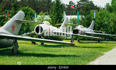 MiG-17 und MiG-19 ist russisch-sowjetischen hohen Unterschall Kämpfer Flugzeuge. Stockfoto