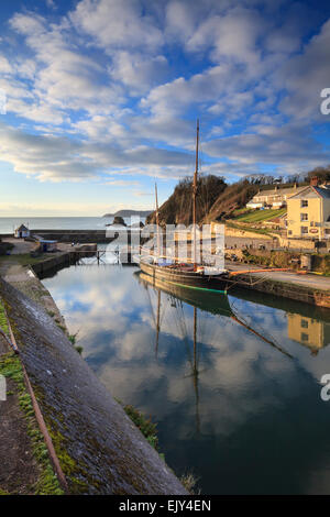 Der historische Hafen von Charlestown in der Nähe von St Austell an der Süd Küste von Cornwall, in der Fernsehapparat Reihe Poldark verwendet. Stockfoto