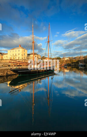 Der historische Hafen von Charlestown in der Nähe von St Austell an der Süd Küste von Cornwall, in der Fernsehapparat Reihe Poldark verwendet. Stockfoto