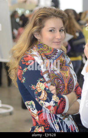 InterCHARM XII internationale Ausstellung Moskau junge Frau - der Besucher der Ausstellung Stockfoto