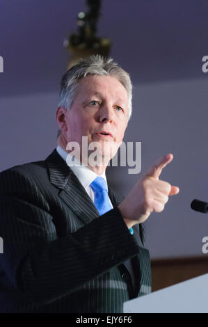 Belfast, Nordirland. 27. November 2010 - Party Peter Robinson, Parteichef, DUP-Konferenz. Stockfoto