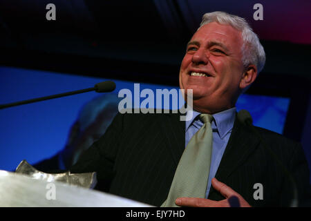 Männer Theaterpreise im Midland Hotel.  Dave Spikey auf der Bühne. Foto: Chris Bull Stockfoto