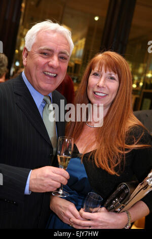 Männer Theaterpreise im Midland Hotel.  Dave und Kay Spikey. Foto: Chris Bull Stockfoto