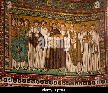 Mosaik des Kaisers Justinian Basilika von San Vitale, Ravenna, Italien Stockfoto