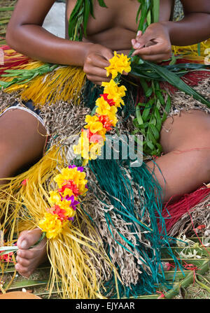 Yap Mädchen Blume Lei für Yap Day Festival, Insel Yap, Föderierte Staaten von Mikronesien Stockfoto