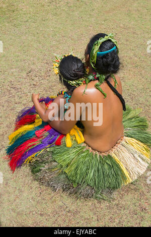 Yap Mädchen in traditioneller Kleidung auf Yap Day Festival, Insel Yap, Föderierte Staaten von Mikronesien Stockfoto