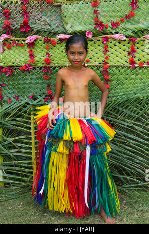 Yap Mädchen in traditioneller Kleidung auf Yap Day Festival, Insel Yap, Föderierte Staaten von Mikronesien Stockfoto