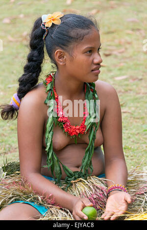 Yap Mädchen in traditioneller Kleidung, Yap-Insel, Föderierte Staaten von Mikronesien Stockfoto