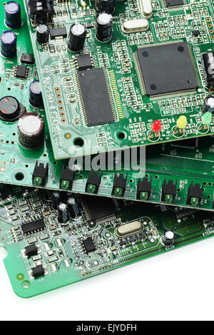 Elektronische Leiterplatten auf weißem Hintergrund Stockfoto