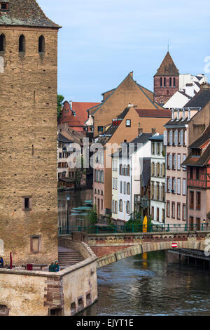 Die Ponts Couverts oder überdachten Brücken, Befestigungsanlagen auf dem Fluss Ill, Straßburg, Frankreich Stockfoto