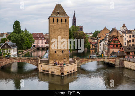 Die Ponts Couverts oder überdachten Brücken, Befestigungsanlagen auf dem Fluss Ill, Straßburg, Frankreich Stockfoto