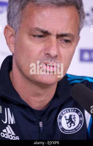 Jose Mourinho Chelsea Football Club Manager im Gespräch mit Medien Stockfoto