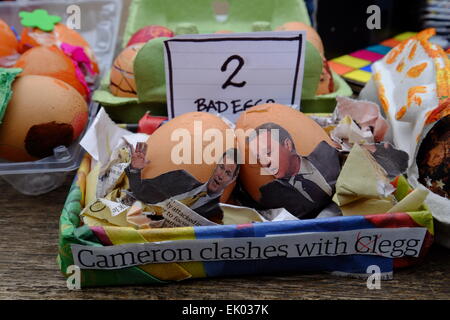 London, UK. 3. April 2015. Menschen tragen Kostüm und Eiern für Primrose Hill Frühlingsrolle Credit verzieren: Rachel Megawhat/Alamy Live News Stockfoto