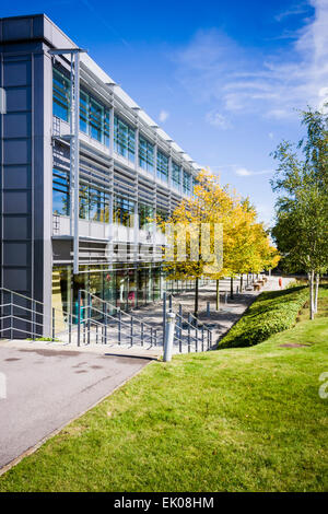 Modernes Büro Gebäude außen, Reading, Berkshire, England, GB, UK. Stockfoto