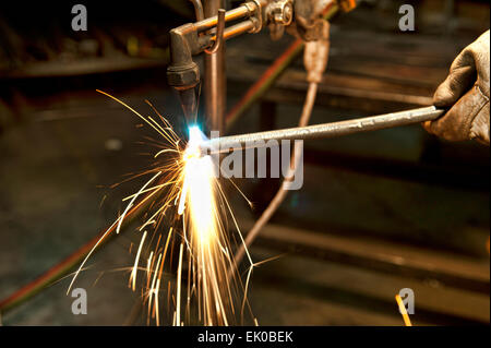 Hand Schmieden zu stehlen Stockfoto