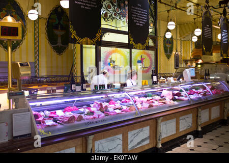 Harrods, London Prestige Luxus-Shop in Knightsbridge, Lebensmittel Hallen, Tees, Ostereier, Schokolade, Fisch, Fleisch, Kaviar, Austern, London Stockfoto