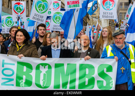 Mehr als 2000 Demonstranten teilgenommen in eine Anti-Trident und anti-Atom-Protest-Marsch in Glasgow, beginnend in George Square und Parade durch die Innenstadt. Einige Politiker nahmen Teil, darunter Patrick Harvie, MSP, der Anführer der Scottish Green Party Stockfoto