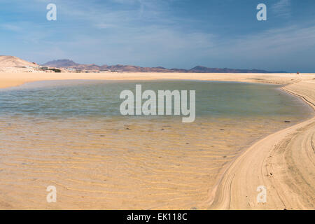 die berühmte Lagune in Playas de Sotavento, Fuerteventura bei Ebbe Stockfoto