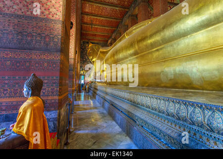 Liegender Buddha-Statue im Tempel Wat Pho, Bangkok Stockfoto