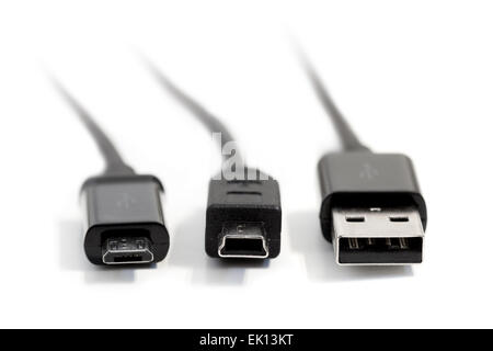 Nahaufnahme der drei USB-Stecker (Micro-B, Mini-B, Standard-A) isolierten auf weißen Hintergrund Stockfoto