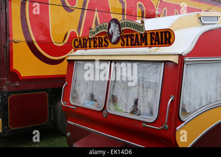 Eine eingerichtete Wohnwagen auf Carters Steam Fair, einem traditionellen Reisen UK Kirmes. Stockfoto