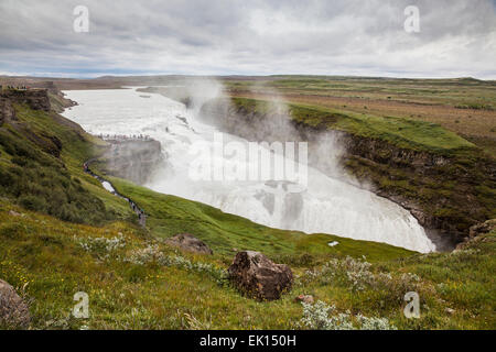 Blick auf Gullfoss Wasserfall in Island. Bestandteil der Golden Circle Stockfoto