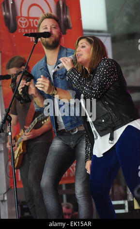 Lady Antebellum führen live auf NBC "Today" show Featuring: Hillary Scott, Lady Antebellum, Charles Kelley Where: New York City, New York, USA bei: 30 Sep 2014 Stockfoto