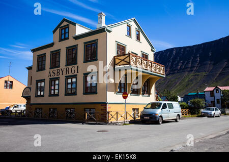 Gebäude in der Stadt Isafjördur Westfjorde Islands Stockfoto