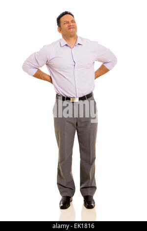 Mitte Alter Mann mit Rückenschmerzen isoliert auf weiss Stockfoto