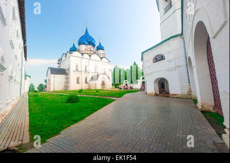 Suzdal Kreml - der älteste Teil der Stadt, der Kern von Susdal, laut Archäologen mit bestehenden X Jahrhundert. Der Kreml Stockfoto