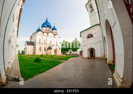 Suzdal Kreml - der älteste Teil der Stadt, der Kern von Susdal, laut Archäologen mit bestehenden X Jahrhundert. Der Kreml Stockfoto