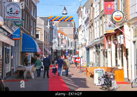 Dordrecht, Niederlande - 28 September: Menschen auf der Straße feiern am 28. September 2013 in Dordrecht, Niederlande Stockfoto