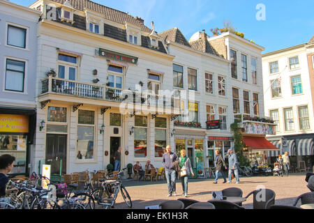 Dordrecht, Niederlande - 28 September: Menschen auf der Straße am 28. September 2013 in Dordrecht, Niederlande Stockfoto