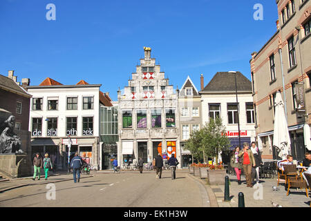 Dordrecht, Niederlande - 28 September: Menschen auf der Straße am 28. September 2013 in Dordrecht, Niederlande Stockfoto