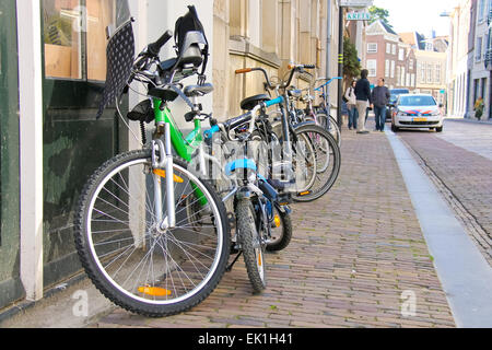 Dordrecht, Niederlande - 28 September: Bike auf der Straße am 28. September 2013 in Dordrecht, Niederlande Stockfoto