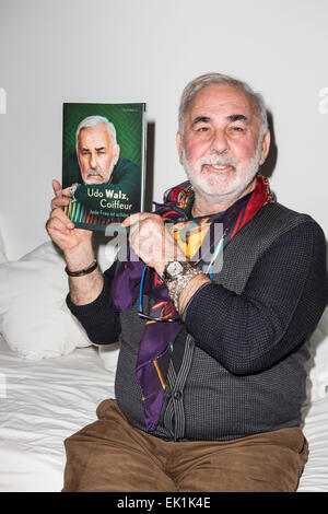 Udo Walz feiert die Veröffentlichung seiner Biografie "Udo Walz Coiffeur" Kunztschule am Checkpoint Charlie in Mitte. Mitwirkende: Udo Walz wo: Berlin, Deutschland bei: 29 Sep 2014 Stockfoto